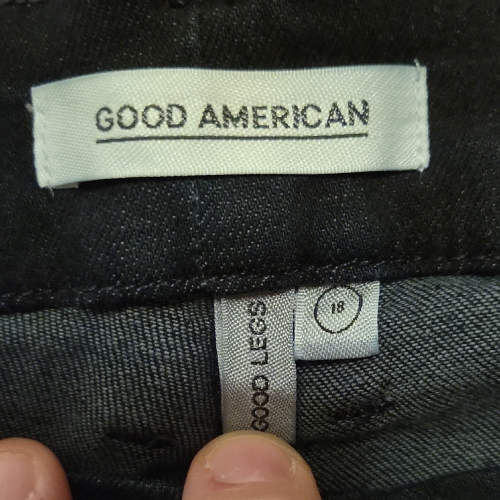 Good American Women's Black Ankle Jeans - Picture 3 of 3